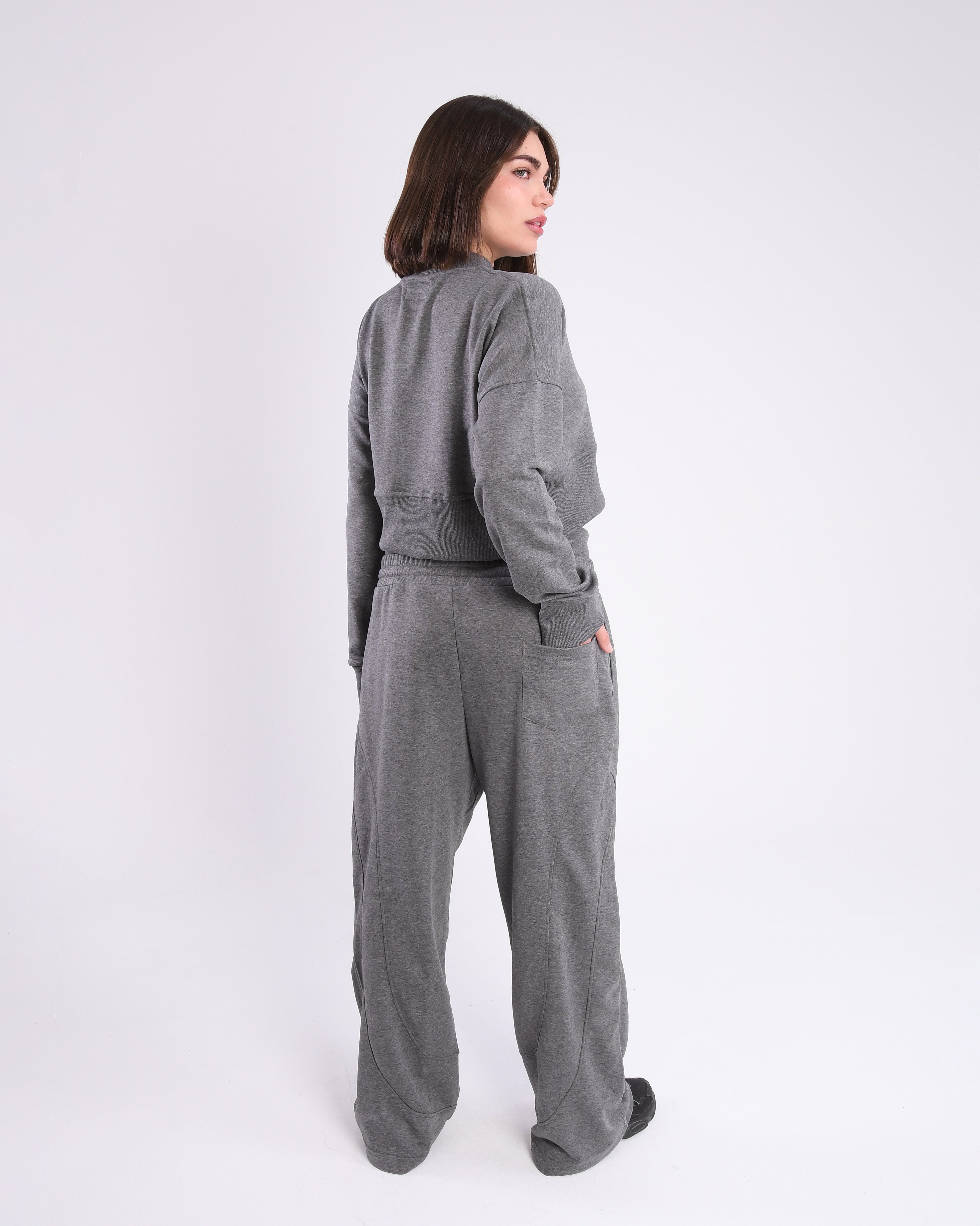 Grey cropped Crew – Joon